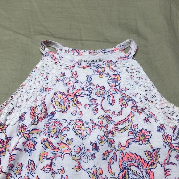 Cute Mudd top. High neck lace detail. Built in bra - Picture 2 of 4